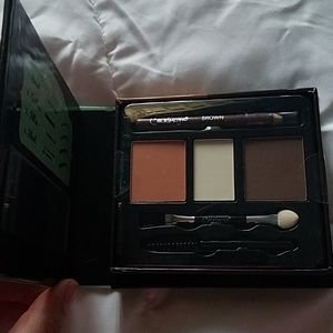Defined eyebrow kit by Cherimoya